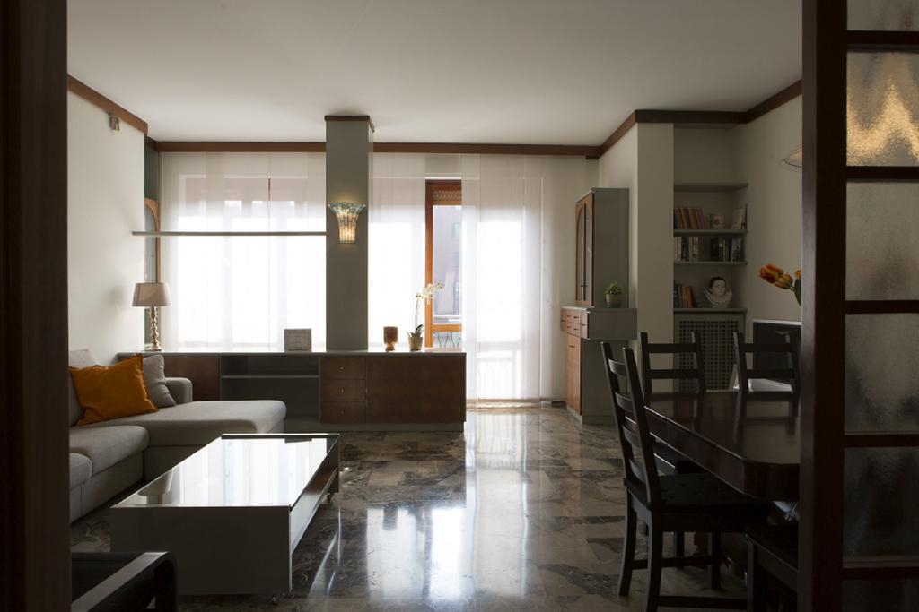 Fiera Monterosa 11 Apartment Mailand Zimmer foto